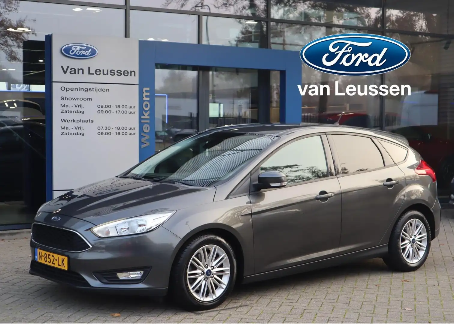 Ford Focus 1.5 150PK TITANIUM 5-DEURS AUTOMAAT WINTERPACK P-S Grau - 1