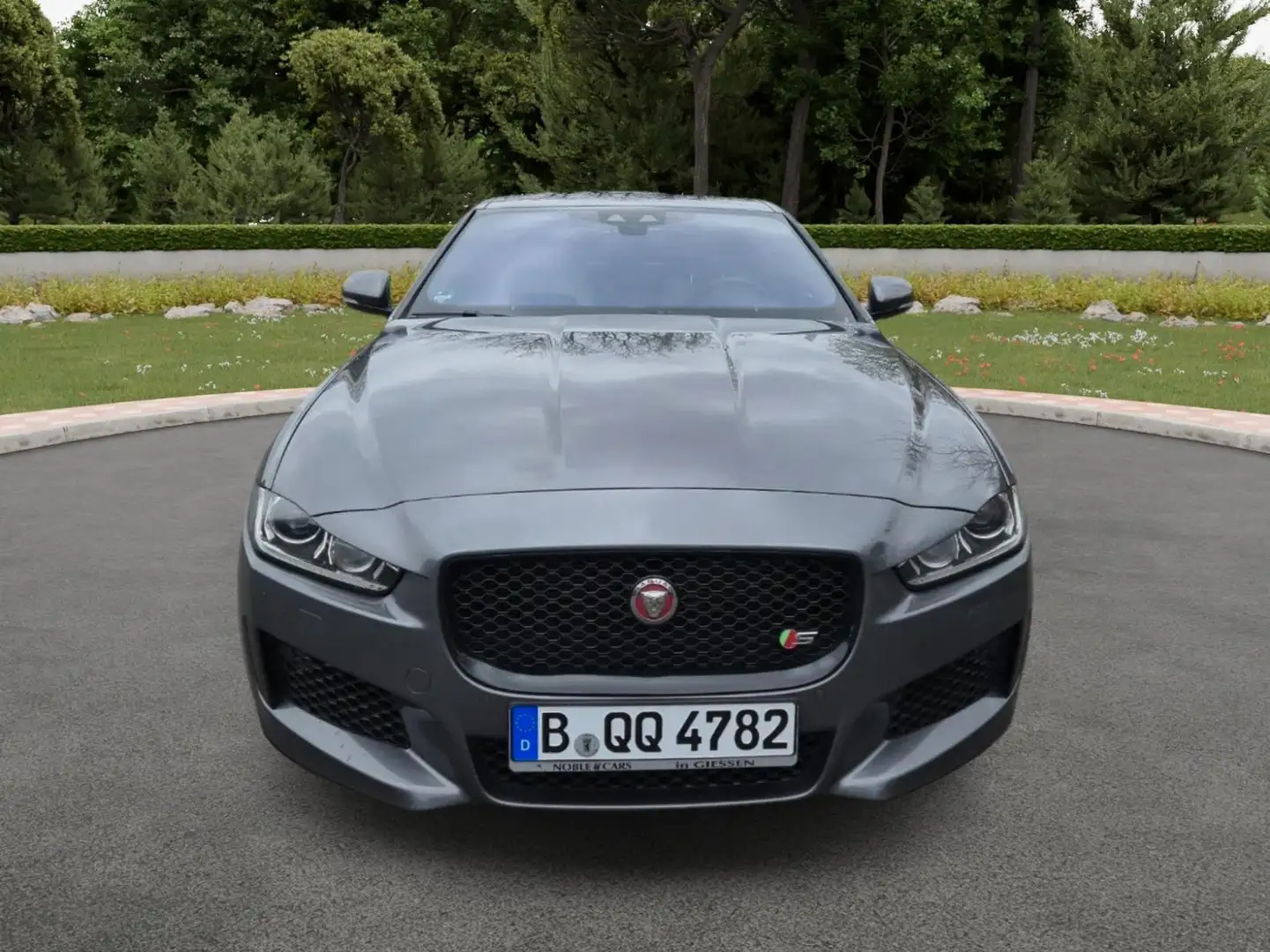 Jaguar XE XE S Stříbrná - 1