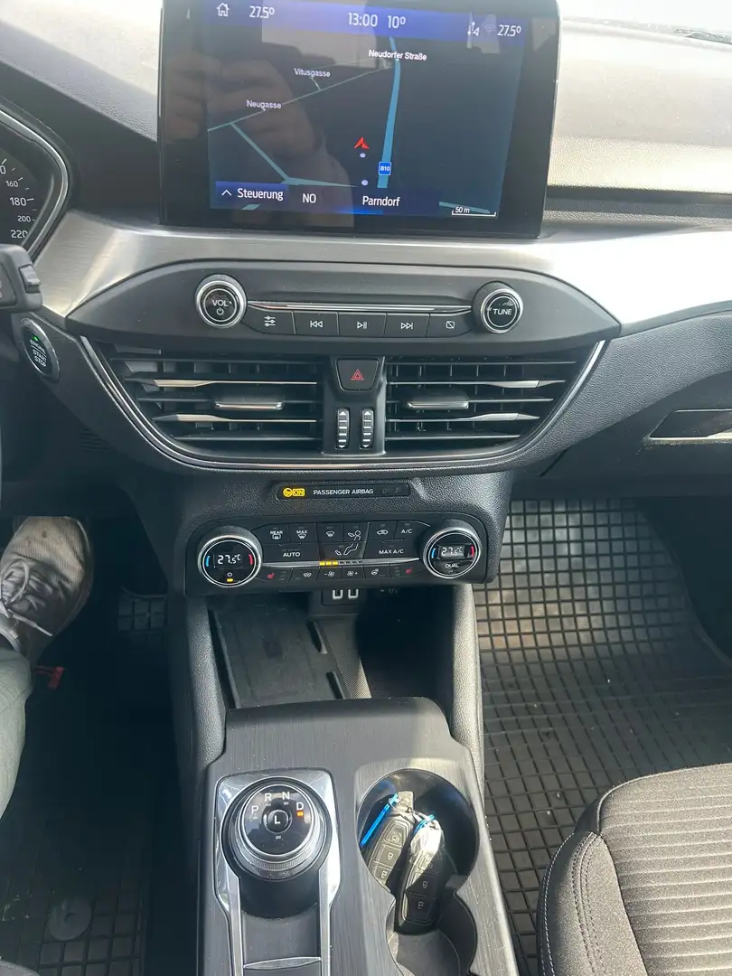 Ford Focus Titanium Blau - 2