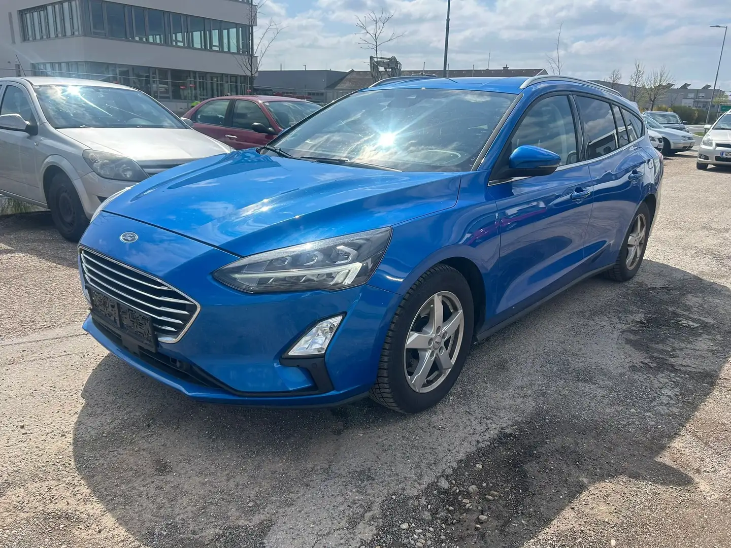 Ford Focus Titanium Blau - 1