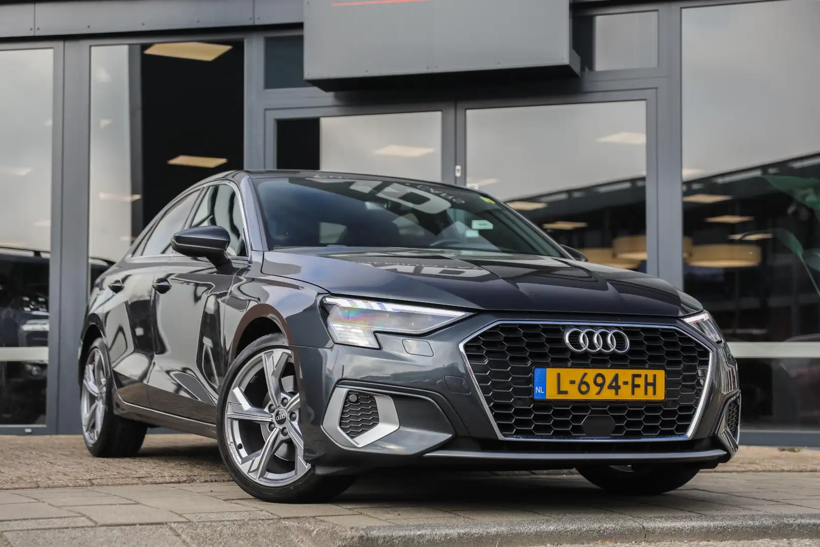 Audi A3 Limousine 35 TFSI edition one | S-Line | Sportstoe Gris - 1