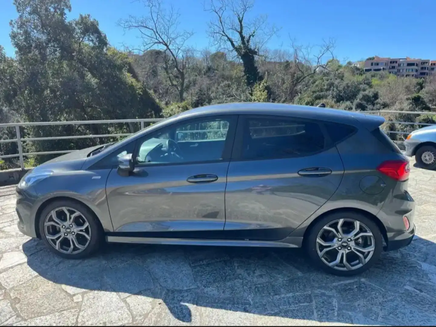 Ford Fiesta 5p 1.1 ST-Line 85cv my19 Grigio - 2