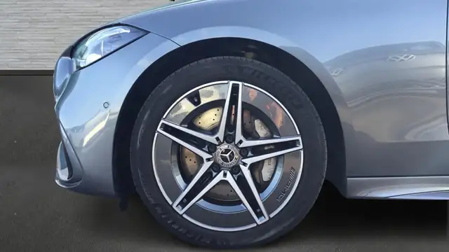 Mercedes-Benz C-Class view 5