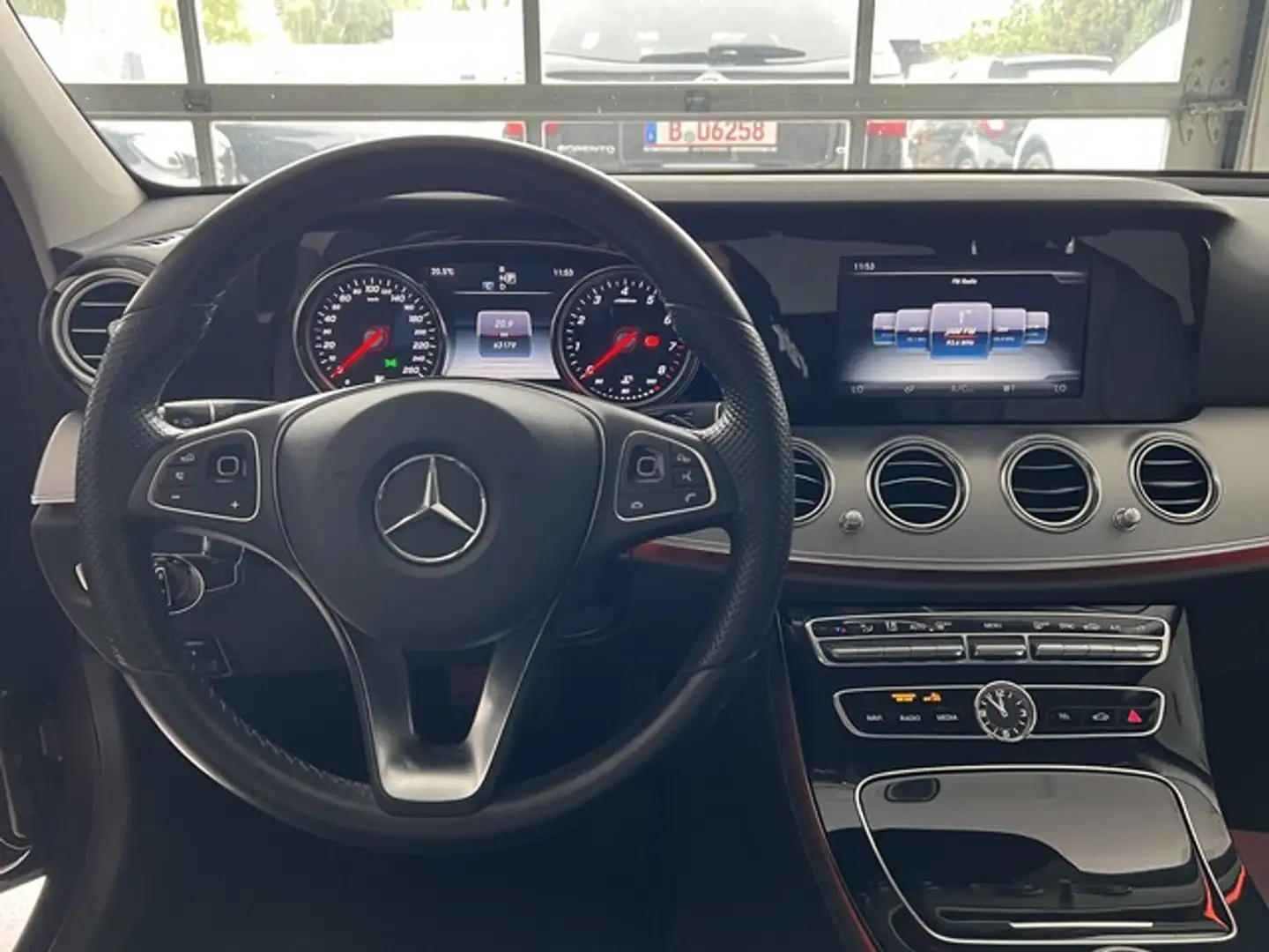 Mercedes-Benz E 200 AUTOM NAVI KLIMA AVANTGARDE KAMERA TEILLDR Braun - 2