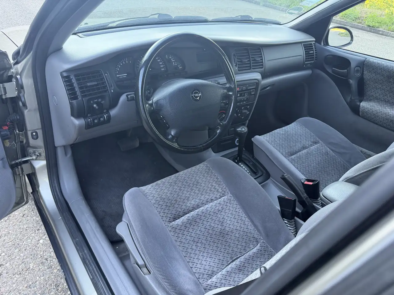 Opel Vectra 1.6l*AUTOMATIK*TÜV*NEU*LIMOUSINE*KLIMA*, foto 12