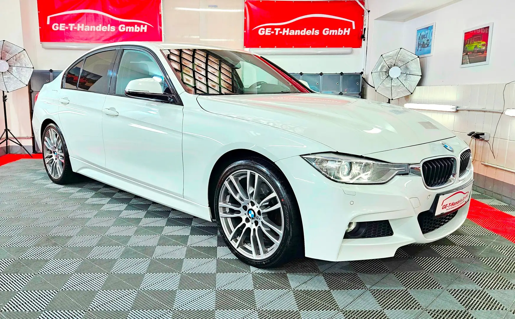 BMW 328 i xDrive M-Paket Aut. LED Weiß - 2