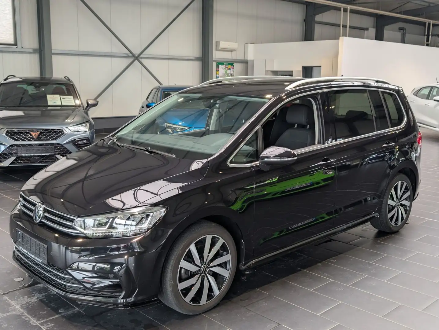 Volkswagen Touran 1.5 TSI ACT OPF Highline 8-fach R-Line Schwarz - 1