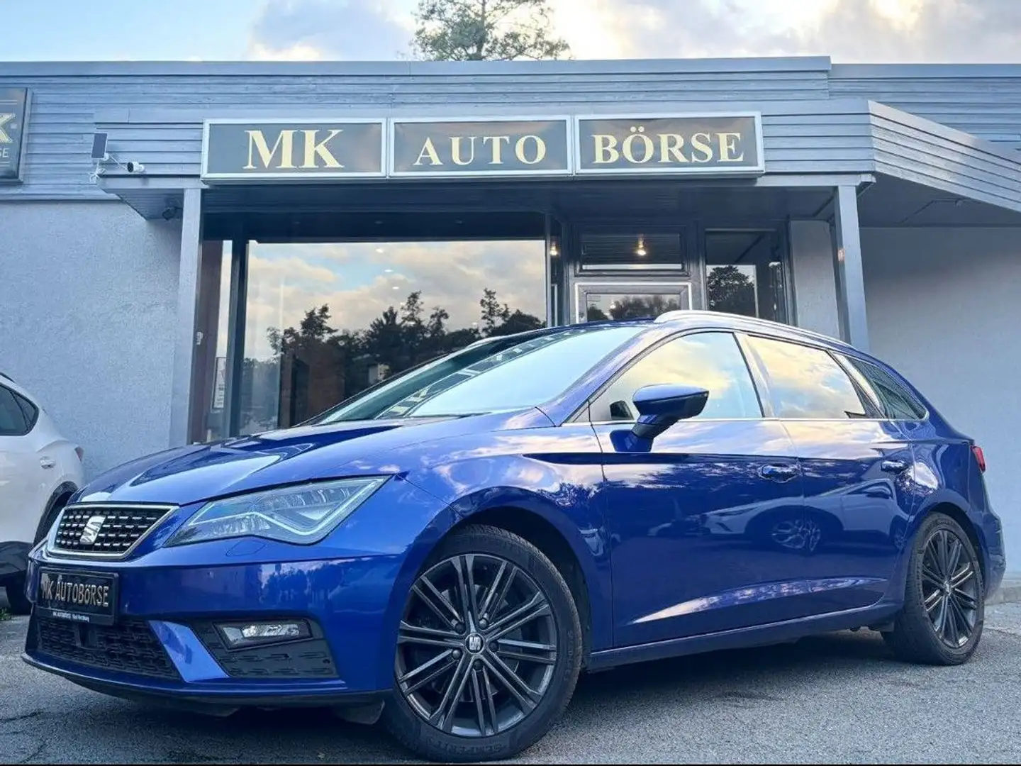 SEAT Leon ST Xcellence2.0TDI/DSG/Pano/Beats/AHK/LED/1H Blau - 1