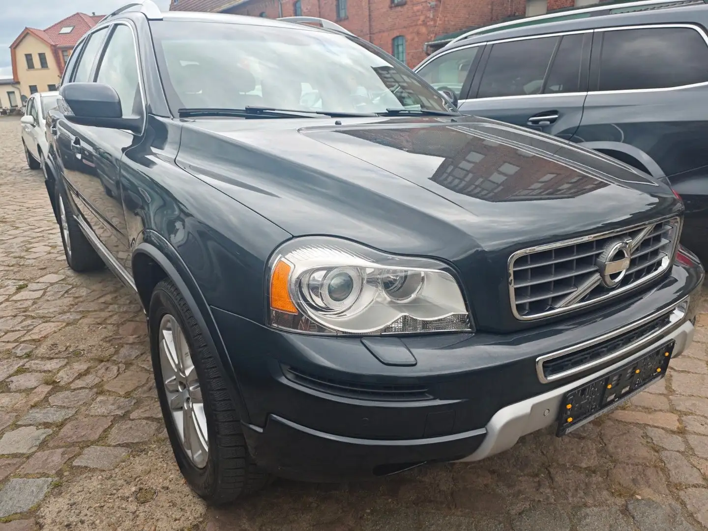 Volvo XC90 2,4 D5 ALLRAD AWD Momentum Automatic EURO5 Grau - 1