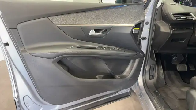 Peugeot 3008 view 7