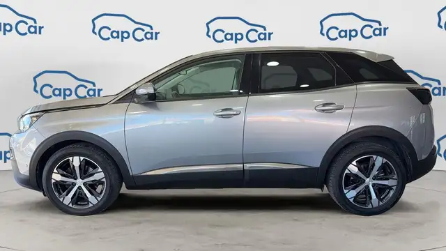 Peugeot 3008 view 2