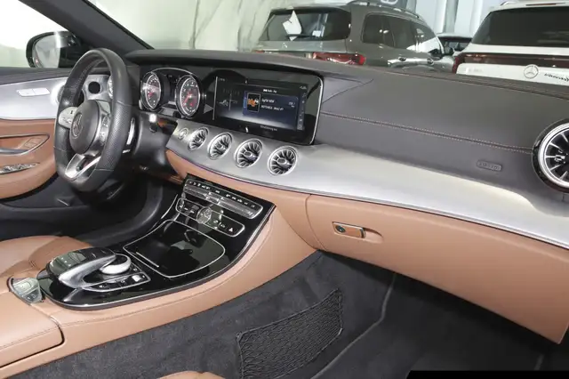 Mercedes-Benz E-Class view 7