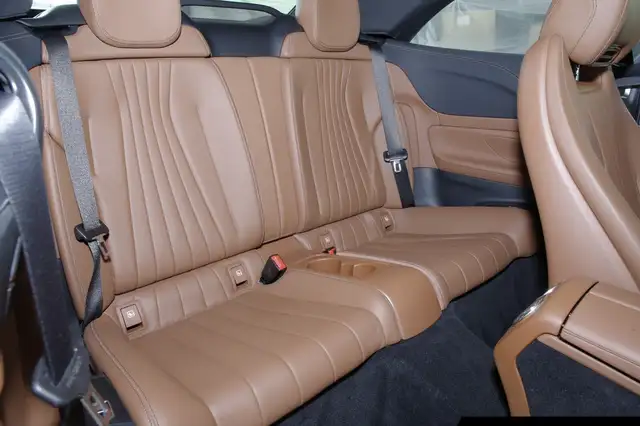 Mercedes-Benz E-Class view 9