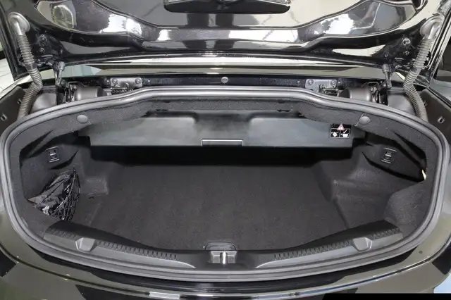 Mercedes-Benz E-Class view 15