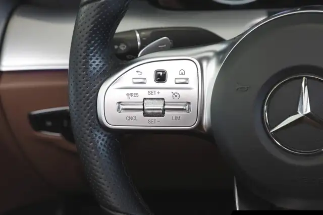 Mercedes-Benz E-Class view 17