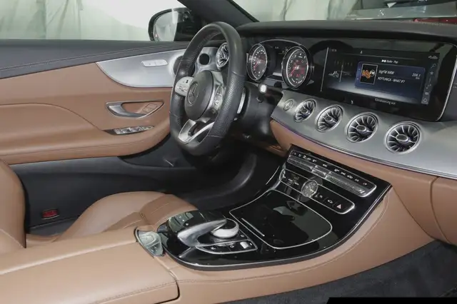 Mercedes-Benz E-Class view 8