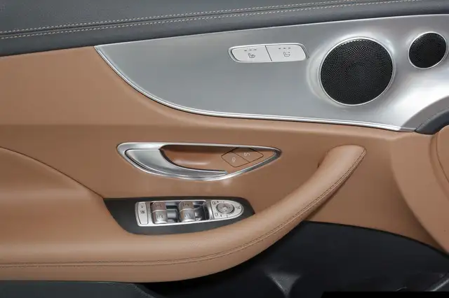 Mercedes-Benz E-Class view 14