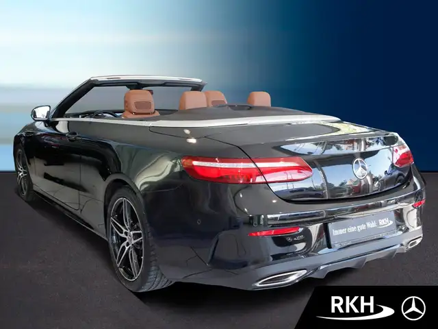 Mercedes-Benz E-Class view 4