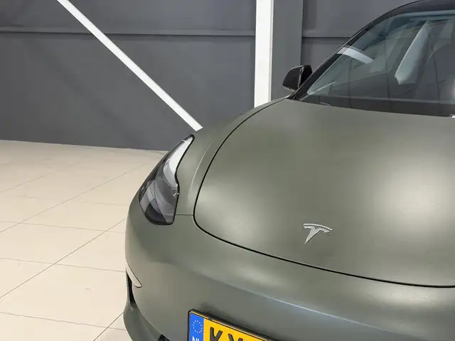 Tesla Model 3 view 10