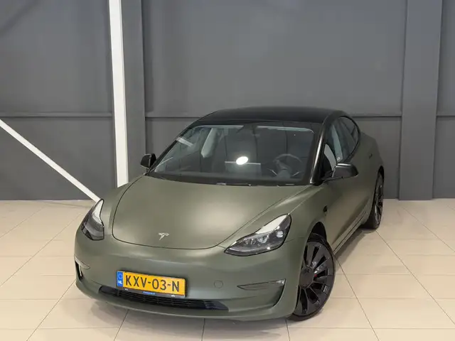 Tesla Model 3 view 6