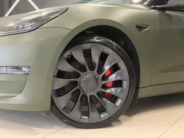 Tesla Model 3 view 14