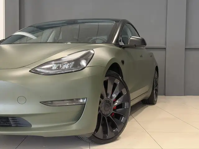 Tesla Model 3 view 2