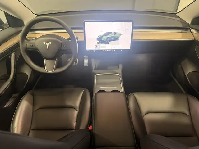 Tesla Model 3 view 7