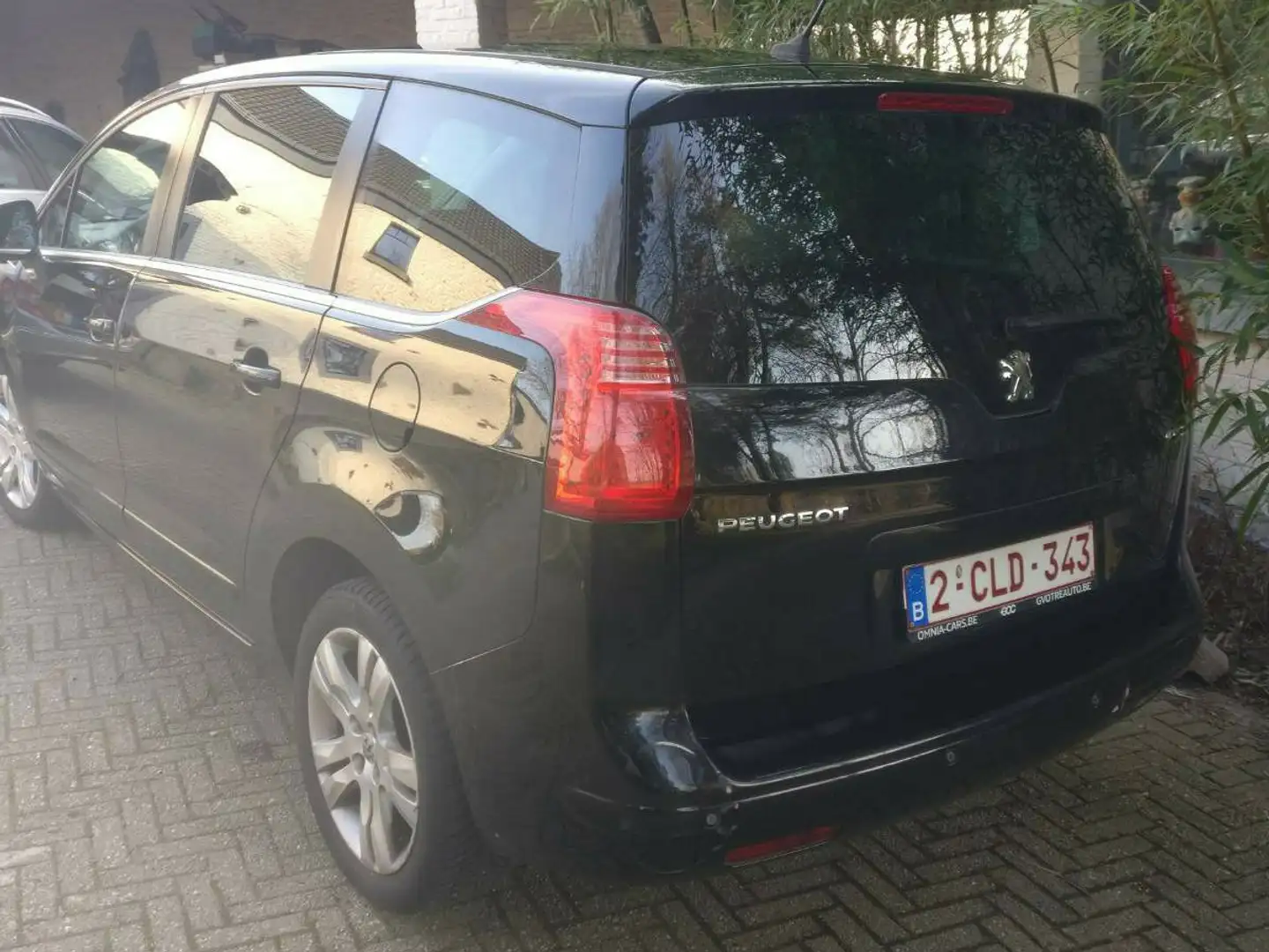 Peugeot 5008 HDI FAP 110 Family Fekete - 2