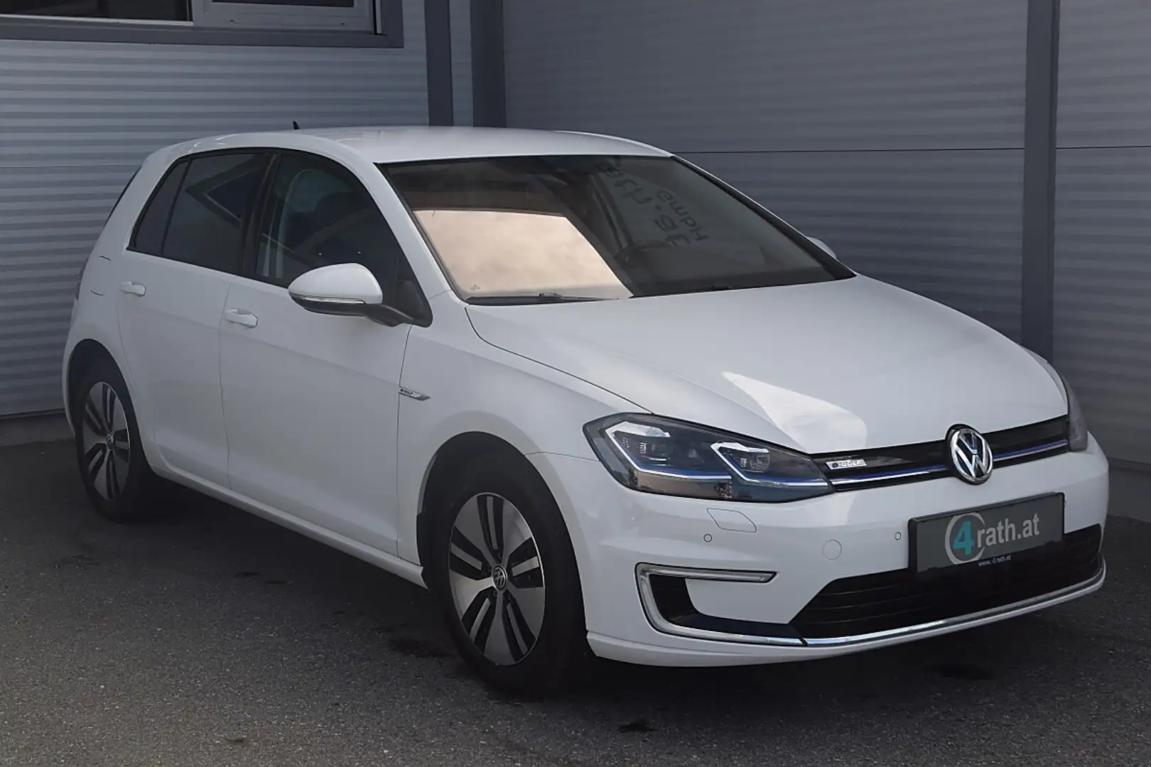 Volkswagen e-Golf VII 35,8kWh (mit Batterie) ACC/LED/NAVI/RFK / N... Weiß - 2