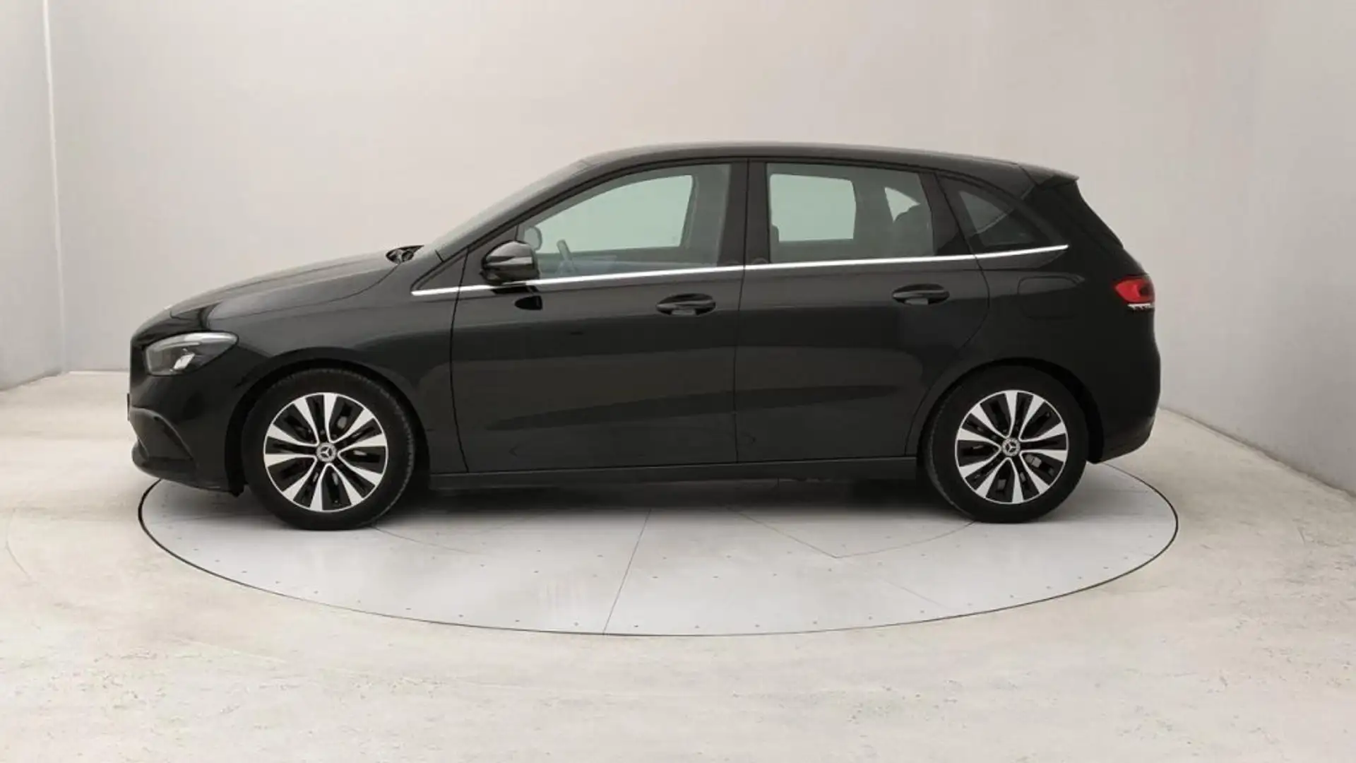 Mercedes-Benz B 180 180 Business Extra auto Noir - 2