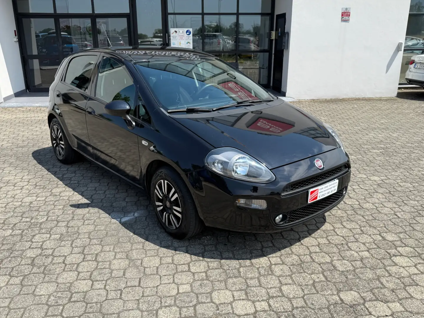 Fiat Punto 1.3 MJT II 75 CV 5 porte Street Nero - 2