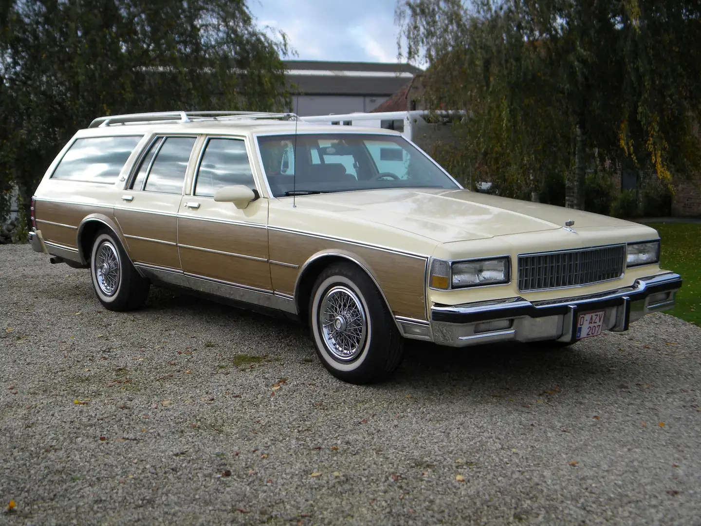 Chevrolet Caprice Classic Estate Old timer  15990 € Beige - 2