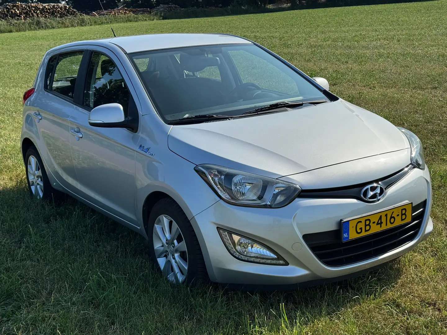 Hyundai i20 1,2 iDrive Airco, Keurige Nederlandse auto NAP Zilver - 2