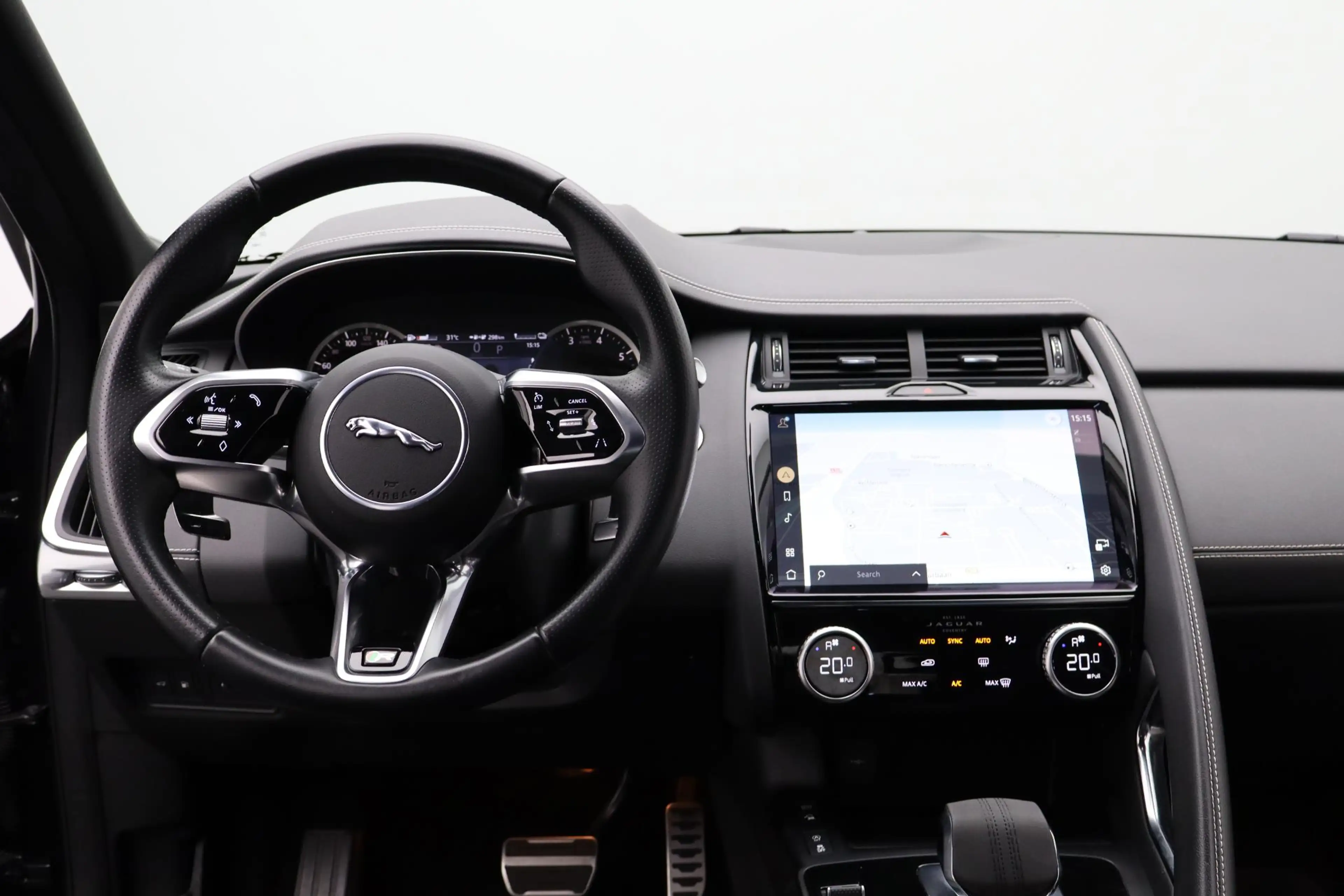 Jaguar E-Pace 1.5 P300e AWD R-Dynamic S | Trekhaak elektrisch ui — photo 8