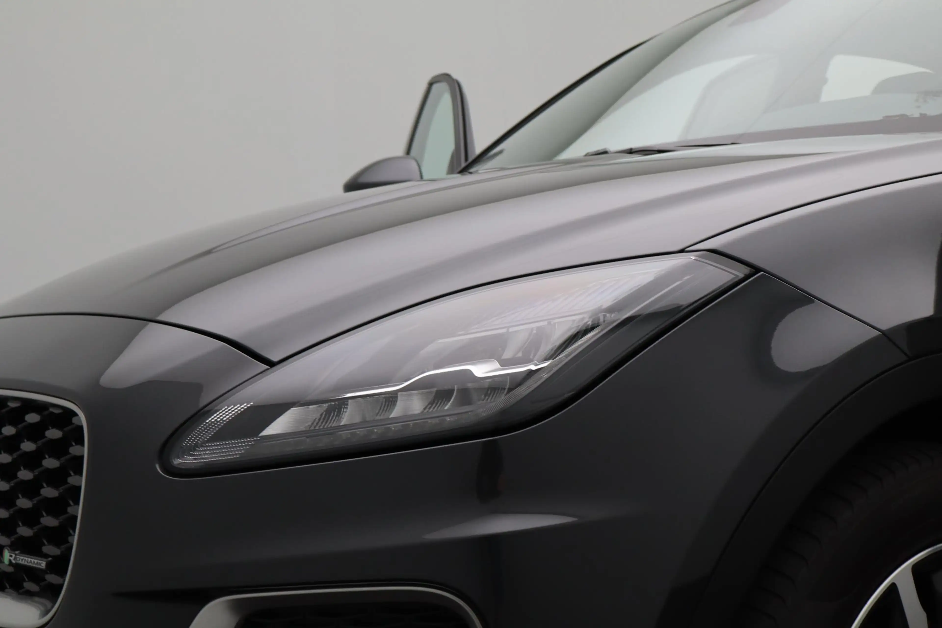Jaguar E-Pace 1.5 P300e AWD R-Dynamic S | Trekhaak elektrisch ui — photo 15