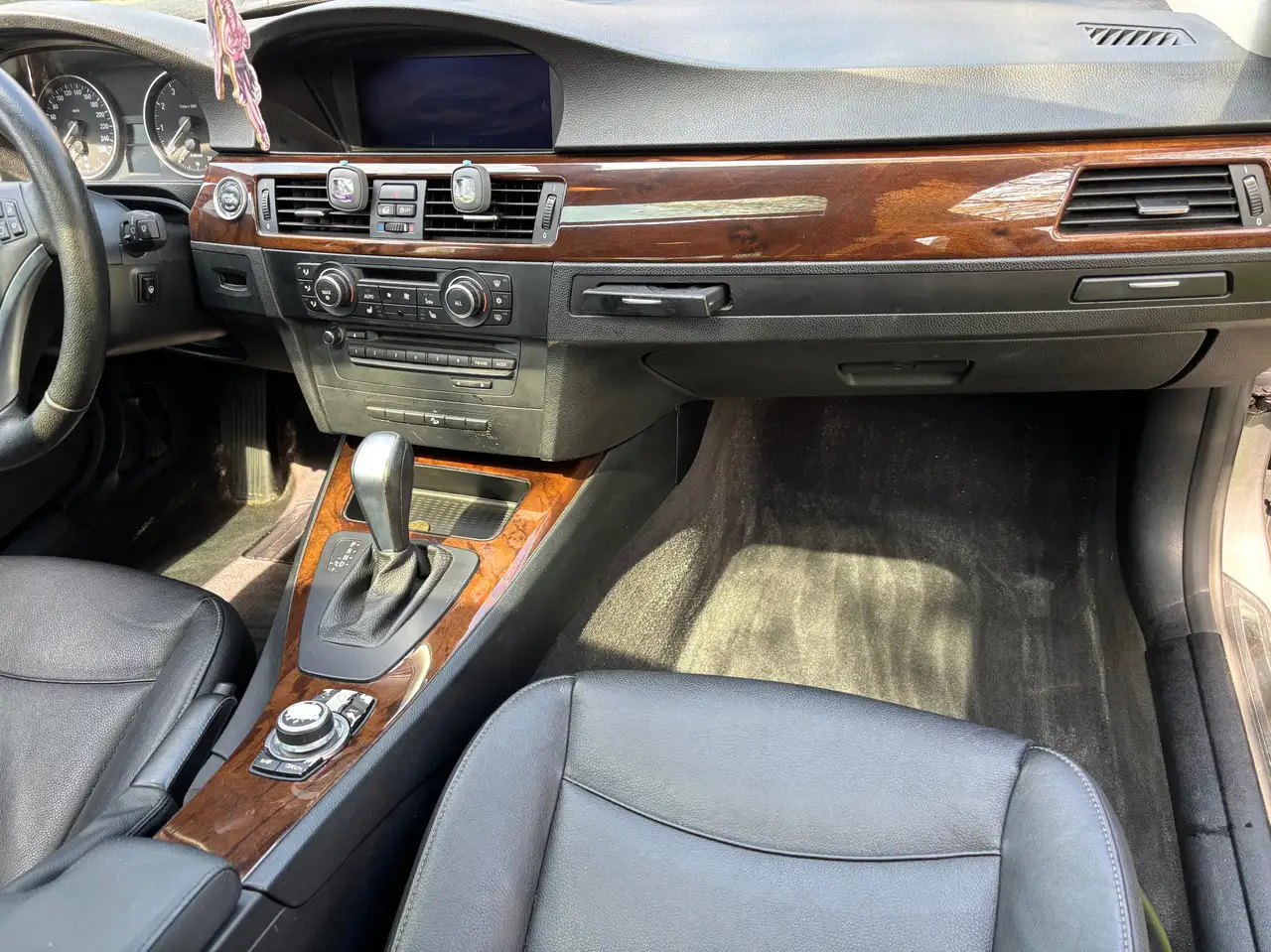 BMW 3 Series снимка BMW 3 Series