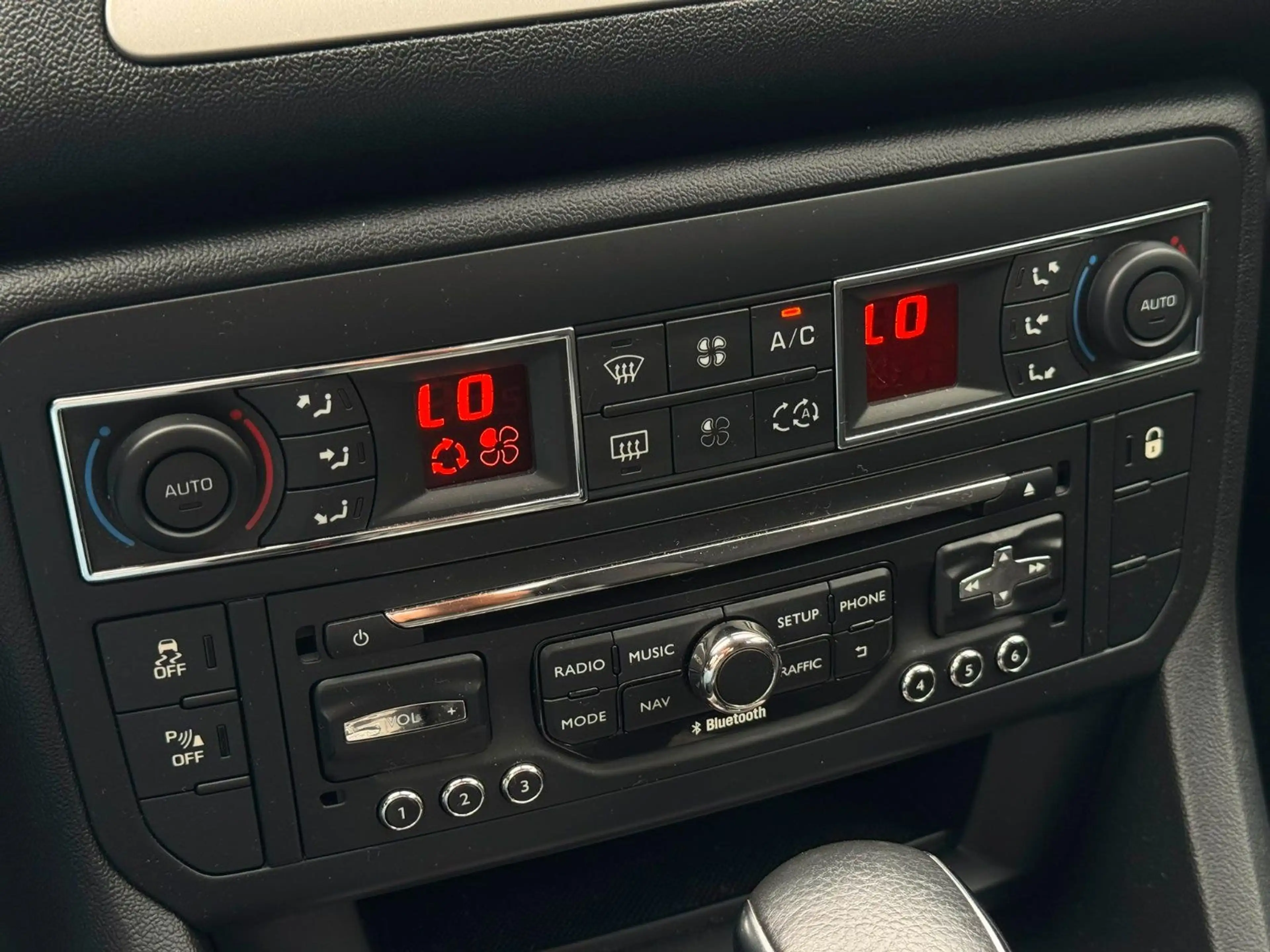 Citroen C5 C5 Confort NAVI. BT. AUTOMATIK. PDF — photo 15