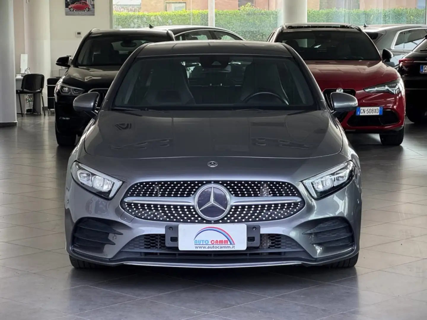 Mercedes-Benz A 200 163cv Automatic Premium AMG Grijs - 2
