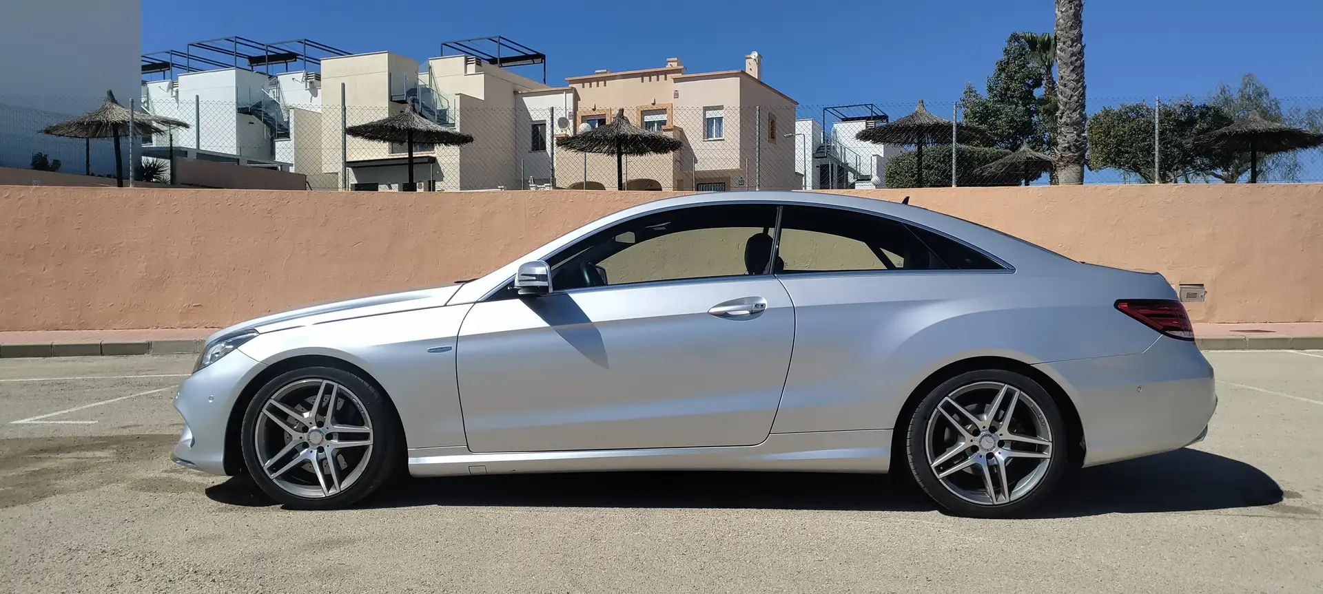 Mercedes-Benz E 400 E Coupé 400 Aut. Plateado - 2