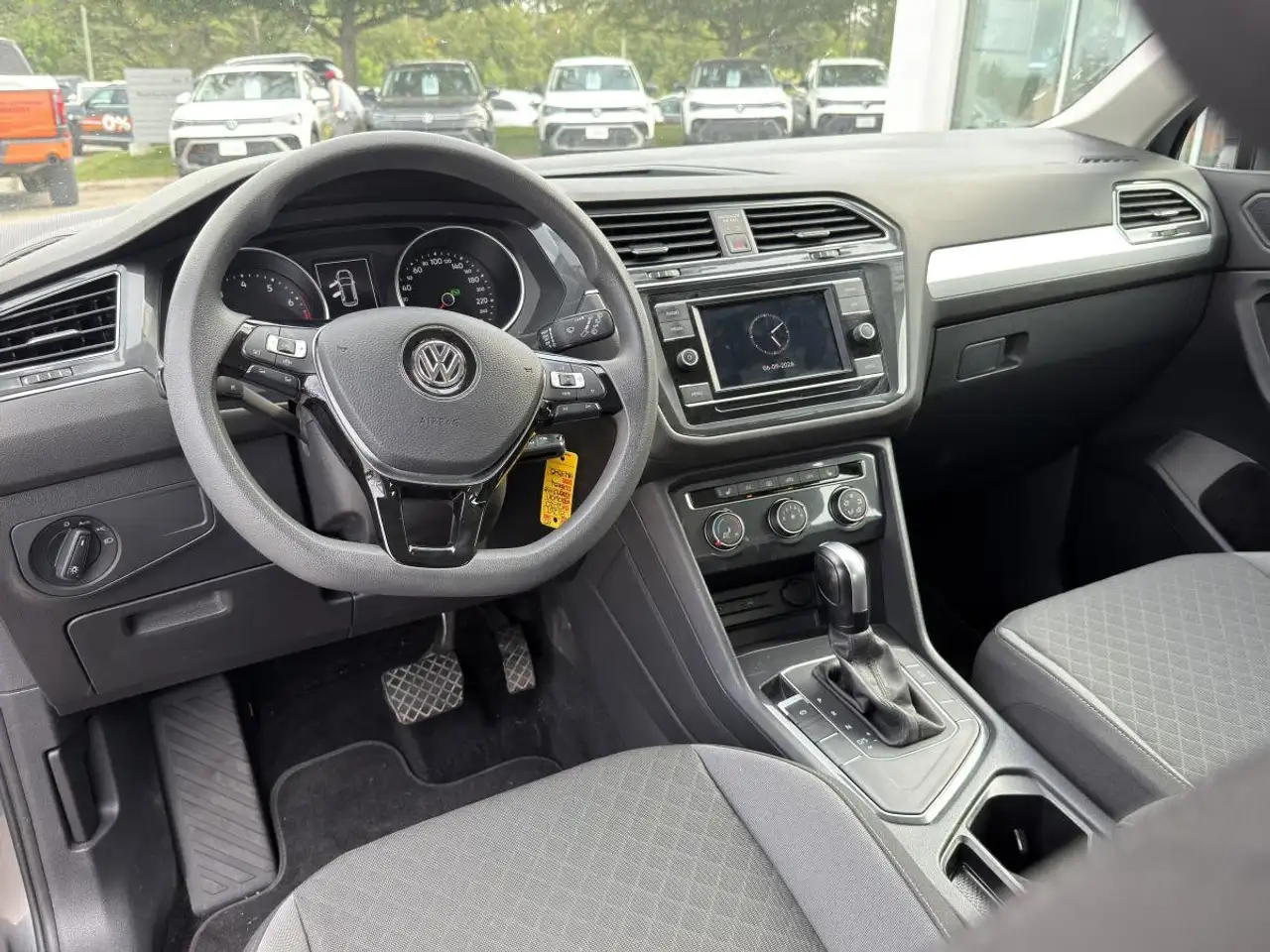 Volkswagen Tiguan снимка Volkswagen Tiguan