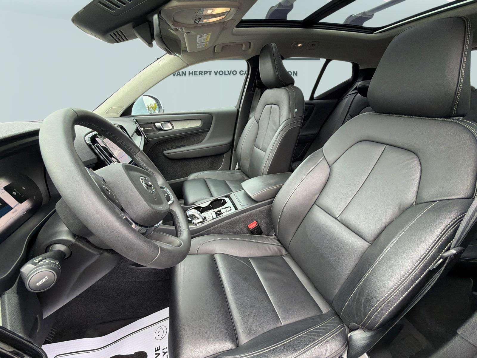 2024 Volvo XC40