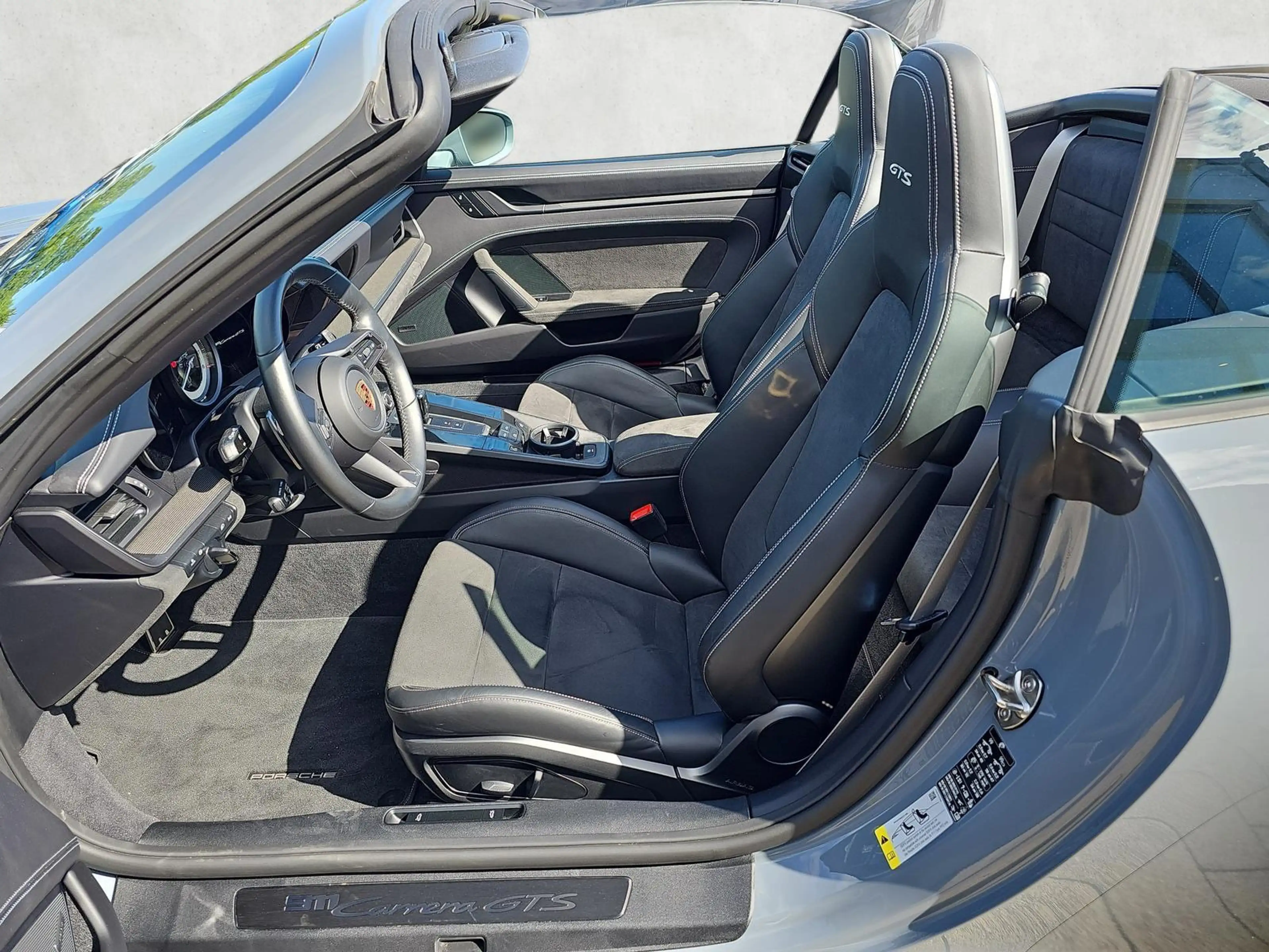 Porsche 911 Cabriolet Carrera GTS Matrix Bose InnoDrive GT-... — photo 11