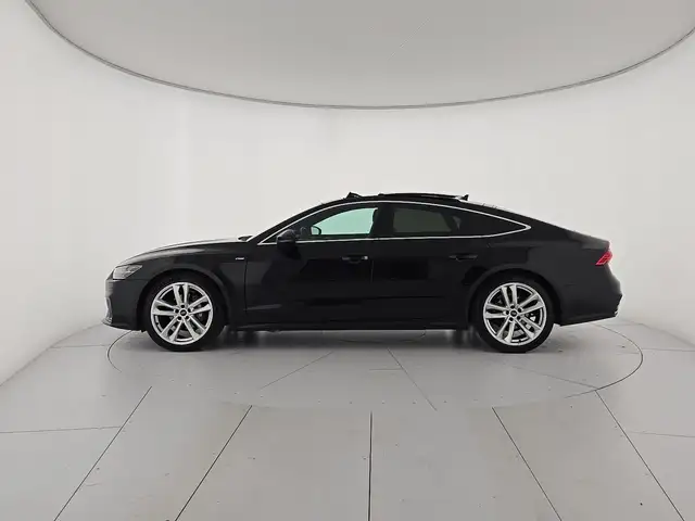Audi A7 view 2