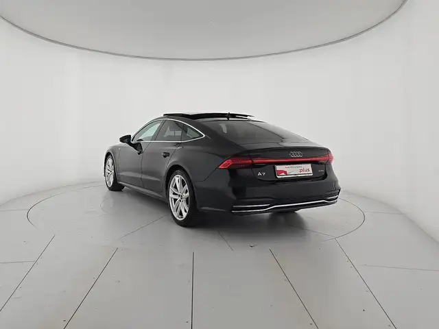 Audi A7 view 3