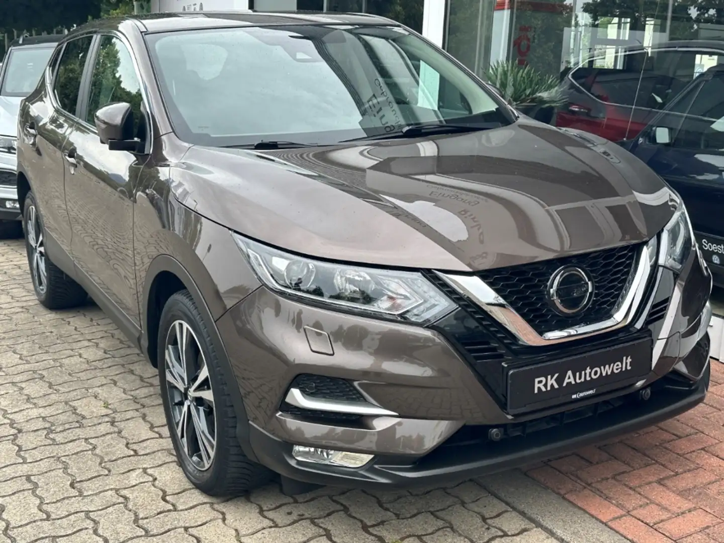 Nissan Qashqai 1.3 Automatik N-Connecta Navi 360° Kamera Tel. Tem Marrón - 1