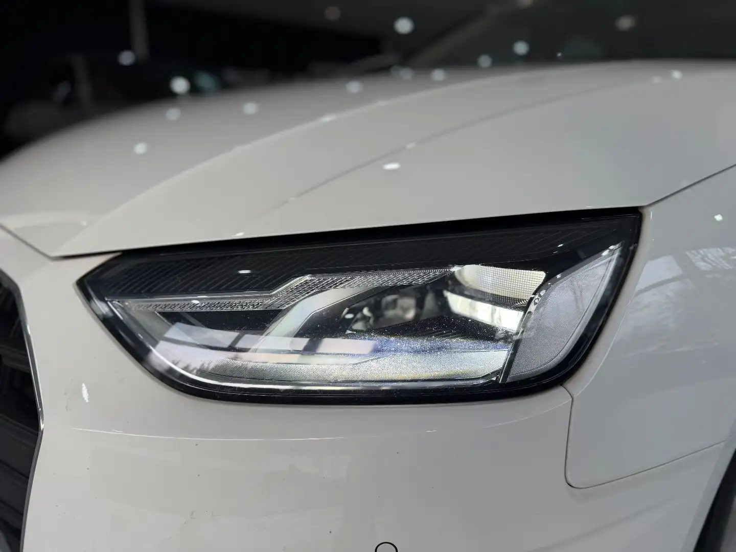 Audi A4 Lim. 30 TDI aut.*SCHIEBE-D*LEDER*ACC*AMBIENT* Weiß - 2
