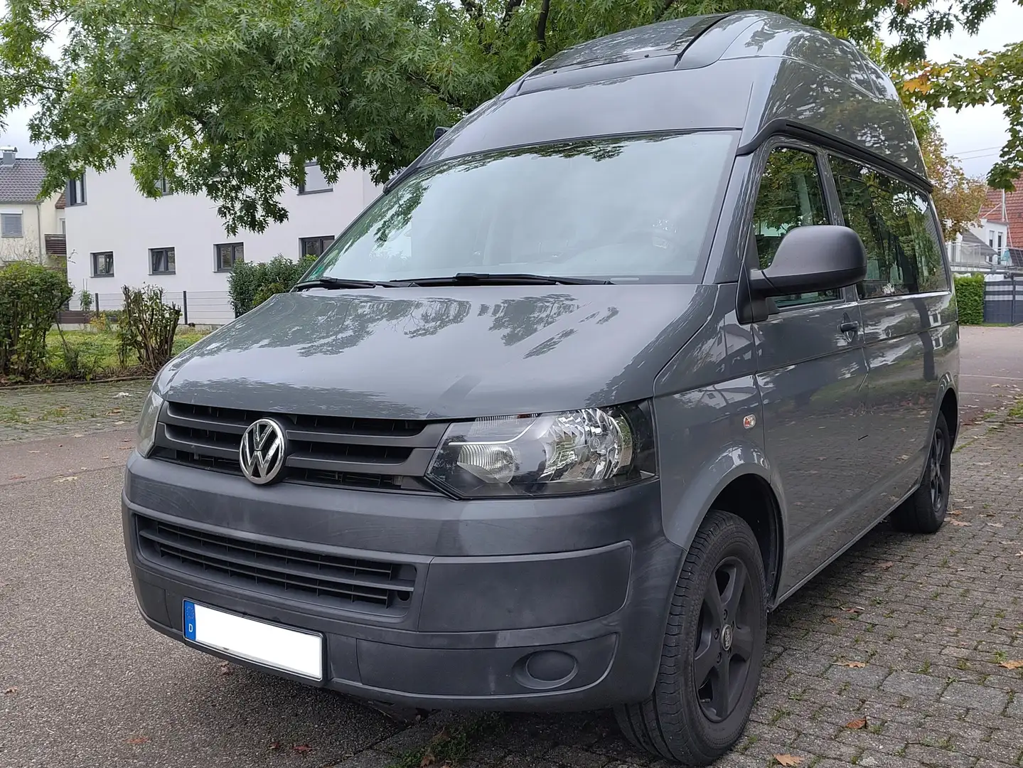 Volkswagen T5 Transporter Multimobil als Alltagsfahrzeug und Camper Gris - 1