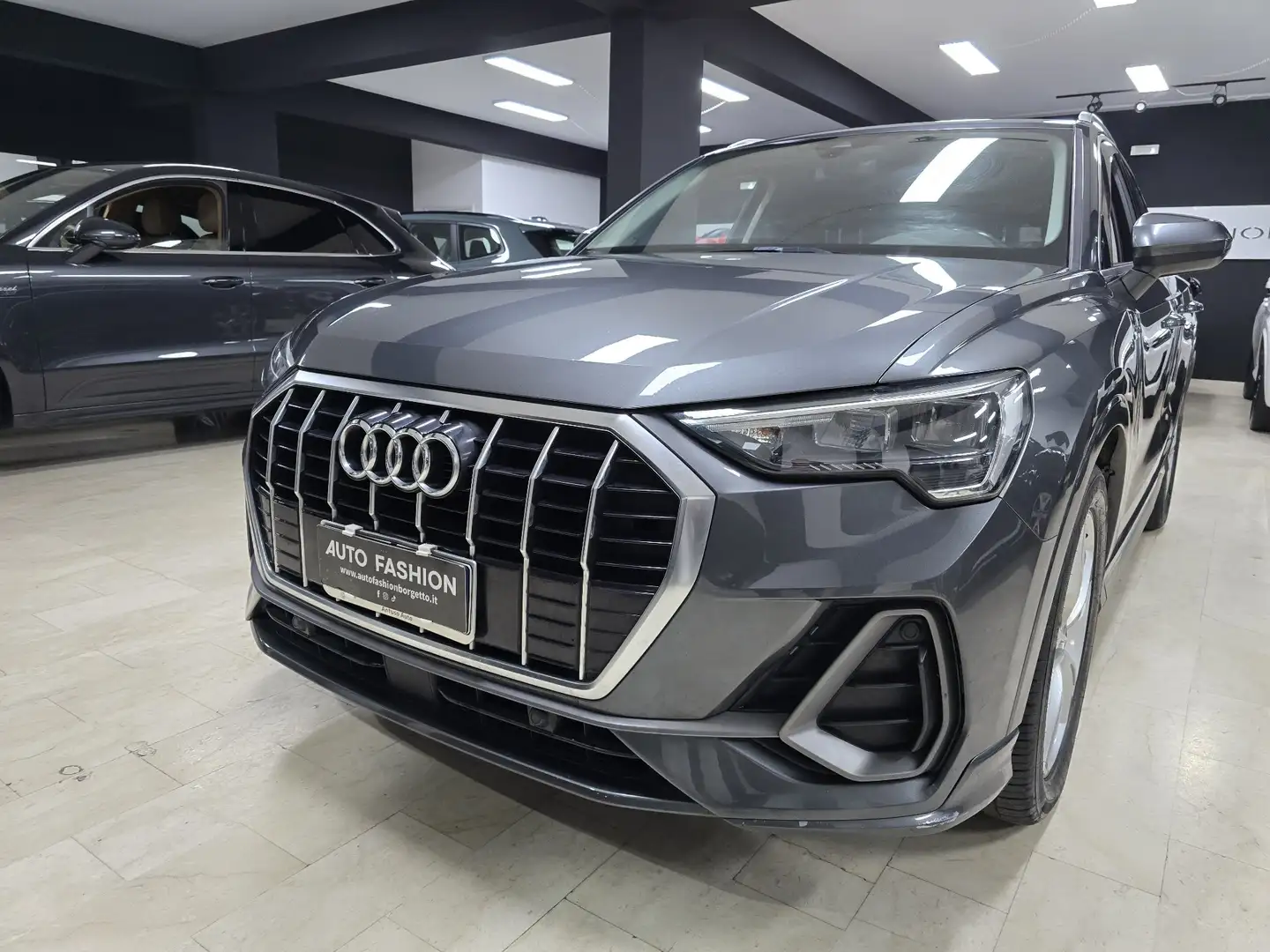 Audi Q3 Q3 II 2020 35 2.0 tdi S line edition s-tronic Grigio - 2