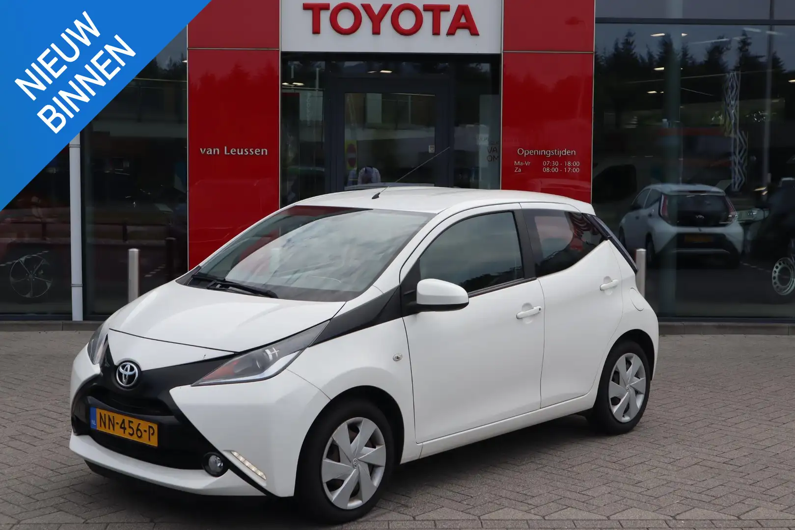 Toyota Aygo X X-PLAY 5-DEURS NAVI PARKEERCAMERA AIRCO LED BLUETO Fehér - 1