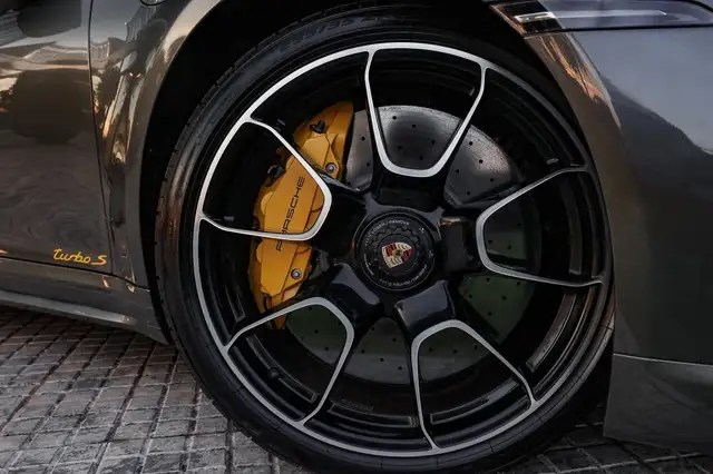 Porsche 911 view 2
